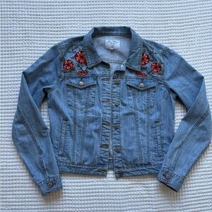 Free Heart Women’s Embroidered Flower Floral
Light Wash Denim Jacket - Small